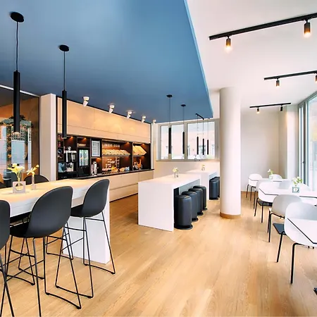 B&B Hotel Ulm אולם